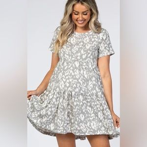 PINKBLUSH GRAY ANIMAL PRINT TIERED MATERNITY DRESS SIZE SMALL.